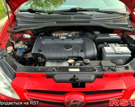 Красный Хендай Гетц, объемом двигателя 1.6 л и пробегом 190 тыс. км за 4200 $, фото 3 на Automoto.ua