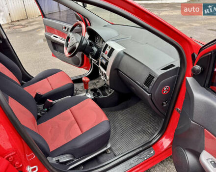 Красный Хендай Гетц, объемом двигателя 1.4 л и пробегом 65 тыс. км за 6500 $, фото 24 на Automoto.ua