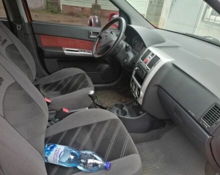 Червоний Хендай Гетц, об'ємом двигуна 1.4 л та пробігом 200 тис. км за 3500 $, фото 4 на Automoto.ua