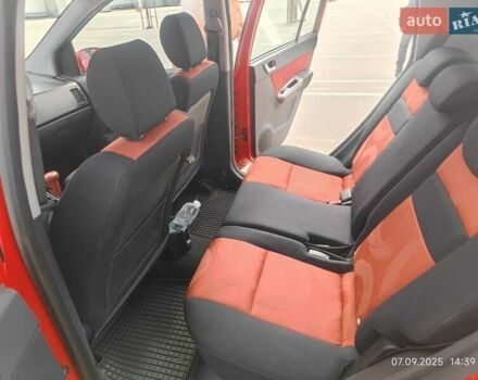 Червоний Хендай Гетц, об'ємом двигуна 1.6 л та пробігом 71 тис. км за 7500 $, фото 21 на Automoto.ua
