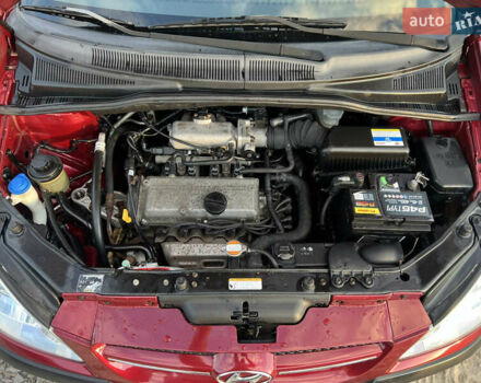 Красный Хендай Гетц, объемом двигателя 1.1 л и пробегом 175 тыс. км за 4800 $, фото 4 на Automoto.ua
