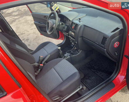 Червоний Хендай Гетц, об'ємом двигуна 1.09 л та пробігом 174 тис. км за 3900 $, фото 22 на Automoto.ua