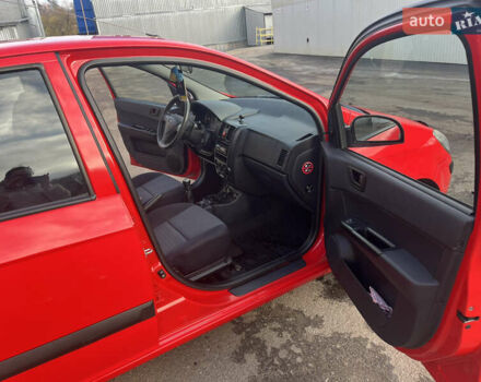 Червоний Хендай Гетц, об'ємом двигуна 1.09 л та пробігом 174 тис. км за 3900 $, фото 21 на Automoto.ua