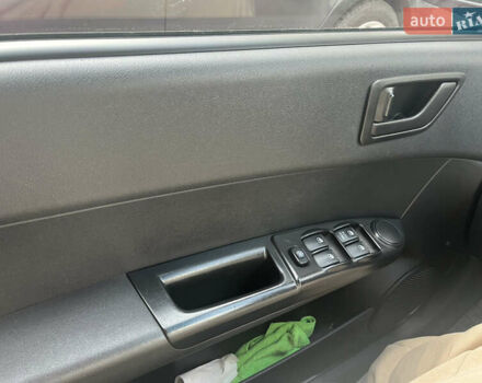 Червоний Хендай Гетц, об'ємом двигуна 1.09 л та пробігом 174 тис. км за 3900 $, фото 38 на Automoto.ua