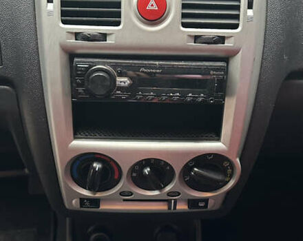 Красный Хендай Гетц, объемом двигателя 1.4 л и пробегом 143 тыс. км за 6600 $, фото 12 на Automoto.ua