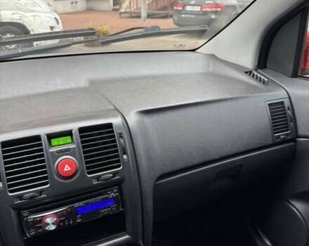 Красный Хендай Гетц, объемом двигателя 1.4 л и пробегом 179 тыс. км за 6700 $, фото 6 на Automoto.ua