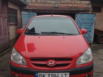 Красный Хендай Гетц, объемом двигателя 1.6 л и пробегом 225 тыс. км за 3800 $, фото 1 на Automoto.ua