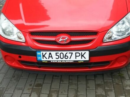 Красный Хендай Гетц, объемом двигателя 1.1 л и пробегом 207 тыс. км за 3700 $, фото 1 на Automoto.ua