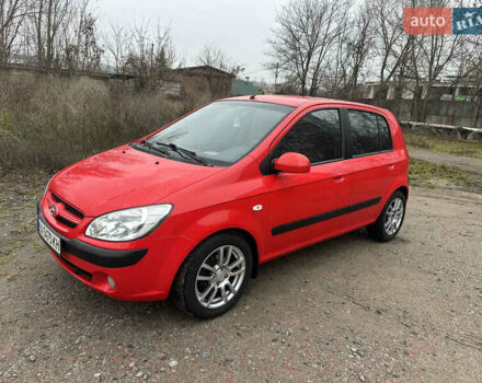 Красный Хендай Гетц, объемом двигателя 1.4 л и пробегом 201 тыс. км за 5600 $, фото 1 на Automoto.ua