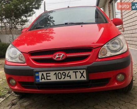 Красный Хендай Гетц, объемом двигателя 1.6 л и пробегом 300 тыс. км за 3500 $, фото 1 на Automoto.ua
