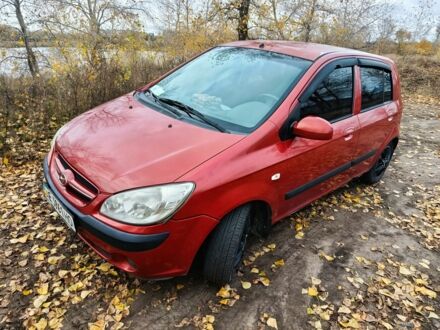 Красный Хендай Гетц, объемом двигателя 1.4 л и пробегом 290 тыс. км за 3000 $, фото 1 на Automoto.ua