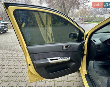 Желтый Хендай Гетц, объемом двигателя 1.4 л и пробегом 170 тыс. км за 4900 $, фото 20 на Automoto.ua