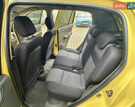 Желтый Хендай Гетц, объемом двигателя 1.4 л и пробегом 170 тыс. км за 4900 $, фото 21 на Automoto.ua