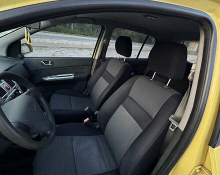 Желтый Хендай Гетц, объемом двигателя 1.4 л и пробегом 203 тыс. км за 5200 $, фото 27 на Automoto.ua