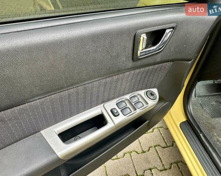 Желтый Хендай Гетц, объемом двигателя 1.4 л и пробегом 170 тыс. км за 4900 $, фото 19 на Automoto.ua