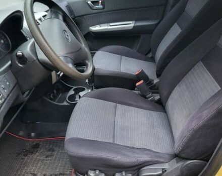 Желтый Хендай Гетц, объемом двигателя 1.4 л и пробегом 198 тыс. км за 5000 $, фото 10 на Automoto.ua