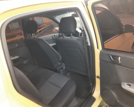 Желтый Хендай Гетц, объемом двигателя 1.4 л и пробегом 250 тыс. км за 3900 $, фото 20 на Automoto.ua