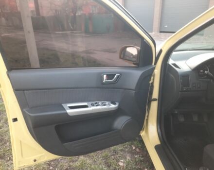 Желтый Хендай Гетц, объемом двигателя 1.4 л и пробегом 250 тыс. км за 3900 $, фото 13 на Automoto.ua