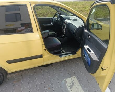 Желтый Хендай Гетц, объемом двигателя 1.4 л и пробегом 180 тыс. км за 4000 $, фото 2 на Automoto.ua