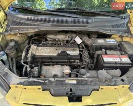 Желтый Хендай Гетц, объемом двигателя 1.4 л и пробегом 173 тыс. км за 4000 $, фото 5 на Automoto.ua