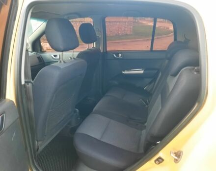 Желтый Хендай Гетц, объемом двигателя 1.4 л и пробегом 250 тыс. км за 3900 $, фото 16 на Automoto.ua