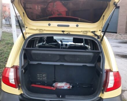 Желтый Хендай Гетц, объемом двигателя 1.4 л и пробегом 250 тыс. км за 3900 $, фото 22 на Automoto.ua