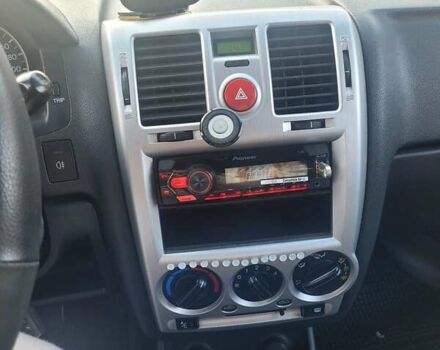 Желтый Хендай Гетц, объемом двигателя 1.4 л и пробегом 218 тыс. км за 4000 $, фото 4 на Automoto.ua