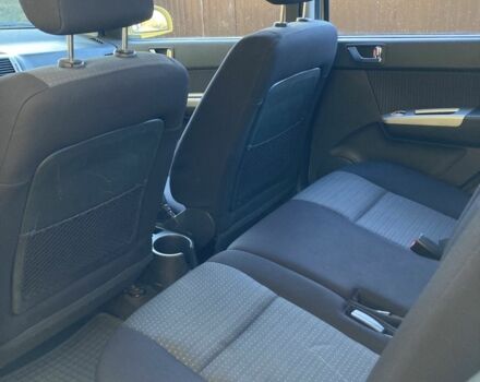 Желтый Хендай Гетц, объемом двигателя 1.6 л и пробегом 215 тыс. км за 3500 $, фото 9 на Automoto.ua