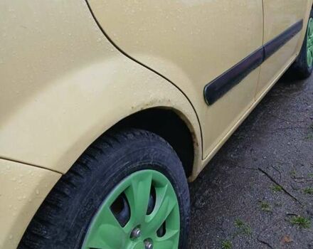 Желтый Хендай Гетц, объемом двигателя 1.4 л и пробегом 113 тыс. км за 4500 $, фото 6 на Automoto.ua