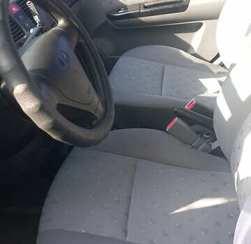 Серый Хендай Гетц, объемом двигателя 1.3 л и пробегом 156 тыс. км за 4600 $, фото 3 на Automoto.ua