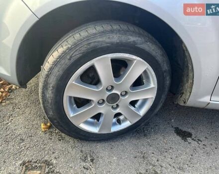 Серый Хендай Гетц, объемом двигателя 1.1 л и пробегом 137 тыс. км за 4800 $, фото 4 на Automoto.ua