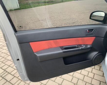 Серый Хендай Гетц, объемом двигателя 1.1 л и пробегом 220 тыс. км за 2300 $, фото 4 на Automoto.ua