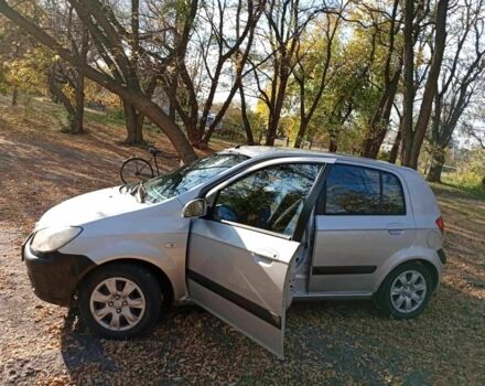 Серый Хендай Гетц, объемом двигателя 1.1 л и пробегом 165 тыс. км за 4000 $, фото 2 на Automoto.ua