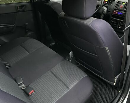 Серый Хендай Гетц, объемом двигателя 1.1 л и пробегом 263 тыс. км за 3200 $, фото 5 на Automoto.ua