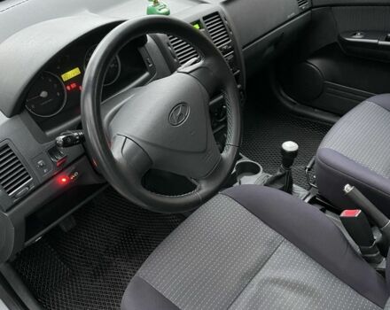 Серый Хендай Гетц, объемом двигателя 1.1 л и пробегом 263 тыс. км за 3200 $, фото 13 на Automoto.ua