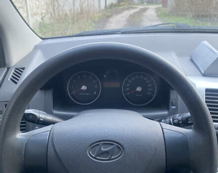 Серый Хендай Гетц, объемом двигателя 1.4 л и пробегом 200 тыс. км за 3500 $, фото 4 на Automoto.ua