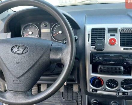 Серый Хендай Гетц, объемом двигателя 1.4 л и пробегом 200 тыс. км за 4200 $, фото 1 на Automoto.ua