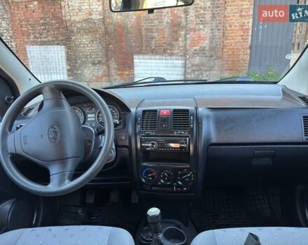 Синий Хендай Гетц, объемом двигателя 1.3 л и пробегом 122 тыс. км за 3850 $, фото 3 на Automoto.ua