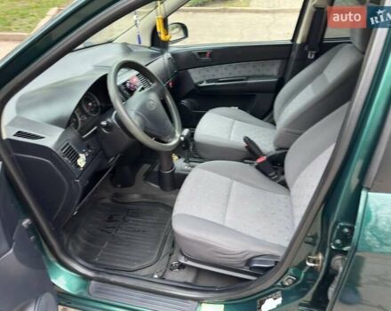 Зеленый Хендай Гетц, объемом двигателя 1.34 л и пробегом 150 тыс. км за 4650 $, фото 6 на Automoto.ua