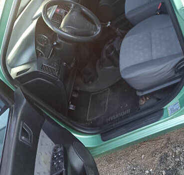 Зелений Хендай Гетц, об'ємом двигуна 1.4 л та пробігом 210 тис. км за 2950 $, фото 4 на Automoto.ua