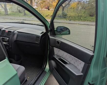 Зеленый Хендай Гетц, объемом двигателя 1.3 л и пробегом 150 тыс. км за 3700 $, фото 6 на Automoto.ua