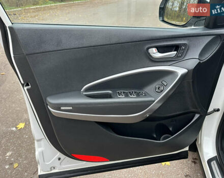 Белый Хендай Гранд Санта Фе, объемом двигателя 2.2 л и пробегом 208 тыс. км за 17700 $, фото 16 на Automoto.ua