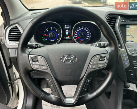 Белый Хендай Гранд Санта Фе, объемом двигателя 2.2 л и пробегом 208 тыс. км за 17700 $, фото 33 на Automoto.ua