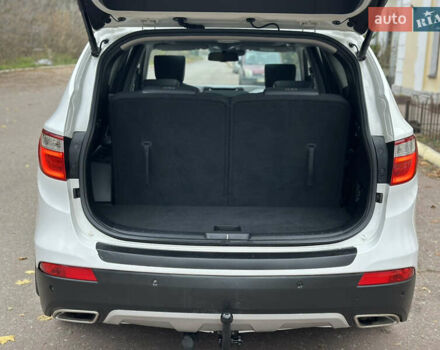 Белый Хендай Гранд Санта Фе, объемом двигателя 2.2 л и пробегом 208 тыс. км за 17700 $, фото 24 на Automoto.ua