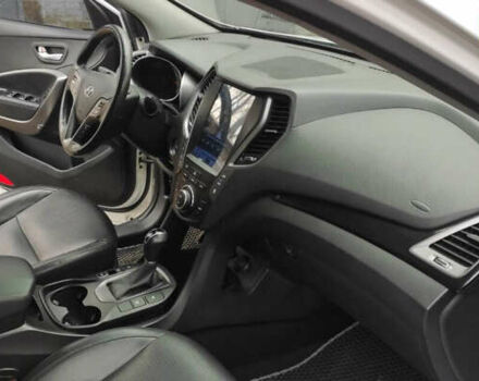 Белый Хендай Гранд Санта Фе, объемом двигателя 2.2 л и пробегом 99 тыс. км за 21000 $, фото 16 на Automoto.ua