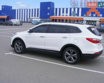 Белый Хендай Гранд Санта Фе, объемом двигателя 2.2 л и пробегом 99 тыс. км за 21000 $, фото 3 на Automoto.ua