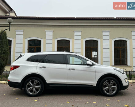 Белый Хендай Гранд Санта Фе, объемом двигателя 2.2 л и пробегом 208 тыс. км за 17700 $, фото 6 на Automoto.ua