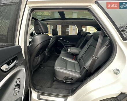 Белый Хендай Гранд Санта Фе, объемом двигателя 2.2 л и пробегом 208 тыс. км за 17700 $, фото 20 на Automoto.ua