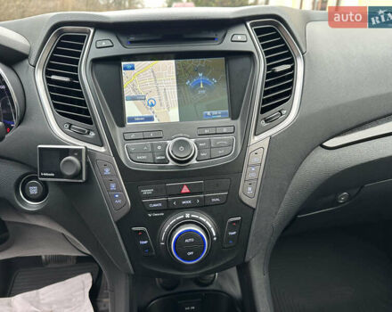 Белый Хендай Гранд Санта Фе, объемом двигателя 2.2 л и пробегом 208 тыс. км за 17700 $, фото 36 на Automoto.ua