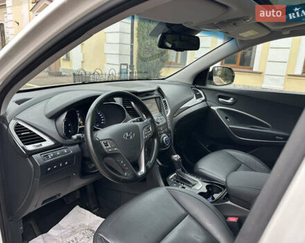 Белый Хендай Гранд Санта Фе, объемом двигателя 2.2 л и пробегом 208 тыс. км за 17700 $, фото 19 на Automoto.ua